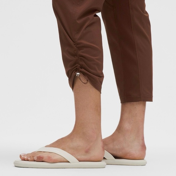 Lululemon Dance Studio Mid-Rise Crop Pant 10 - Picture 5 of 12